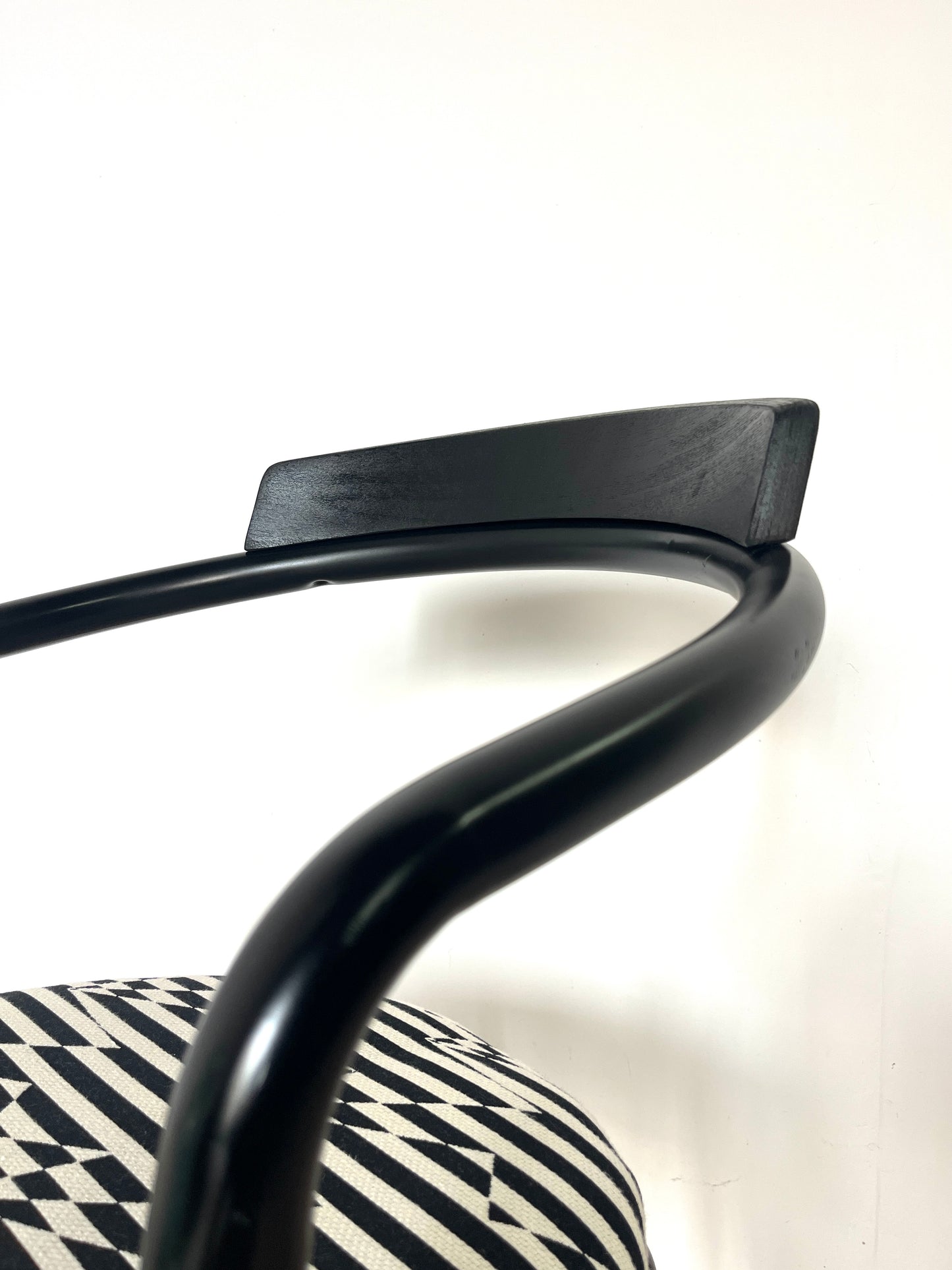 Lot de 5 Chaises postmodernes empilables, circa 1980