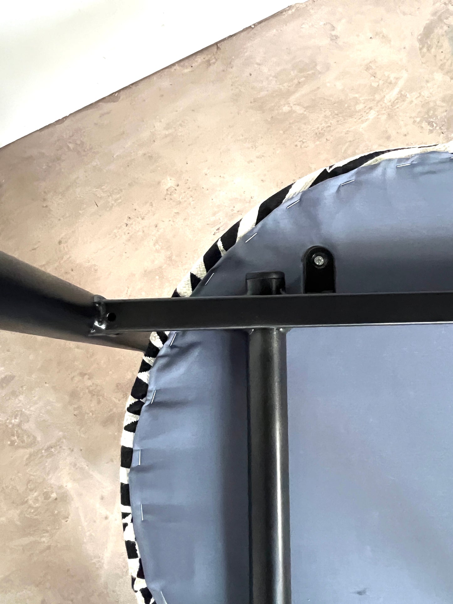 Lot de 5 Chaises postmodernes empilables, circa 1980