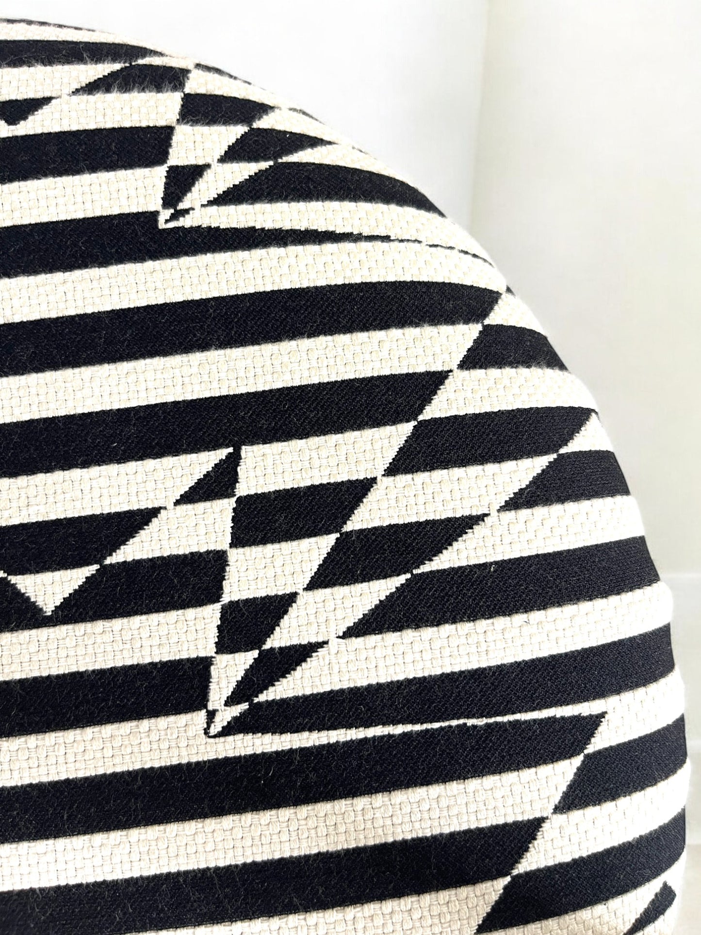 5 chaises postmodernes empilables, circa 1980