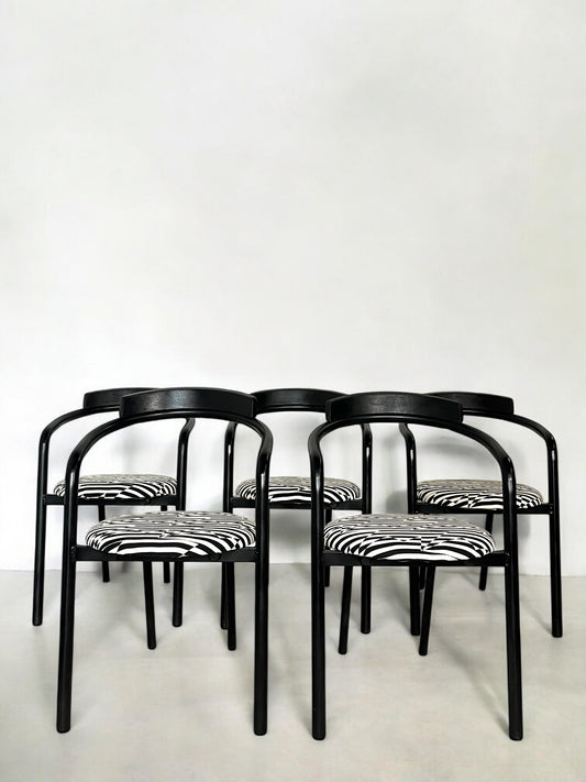 5 chaises postmodernes empilables, circa 1980