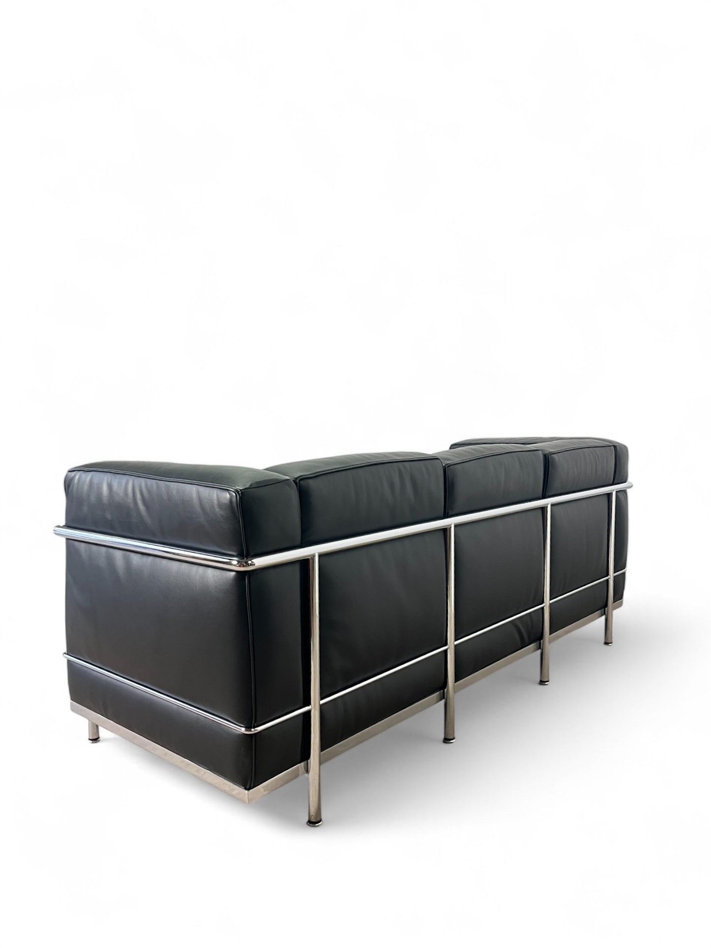 Canapé LC2 "Grand Confort" 3 places par Le Corbusier, Pierre Jeanneret & Charlotte Perriand, Cassina