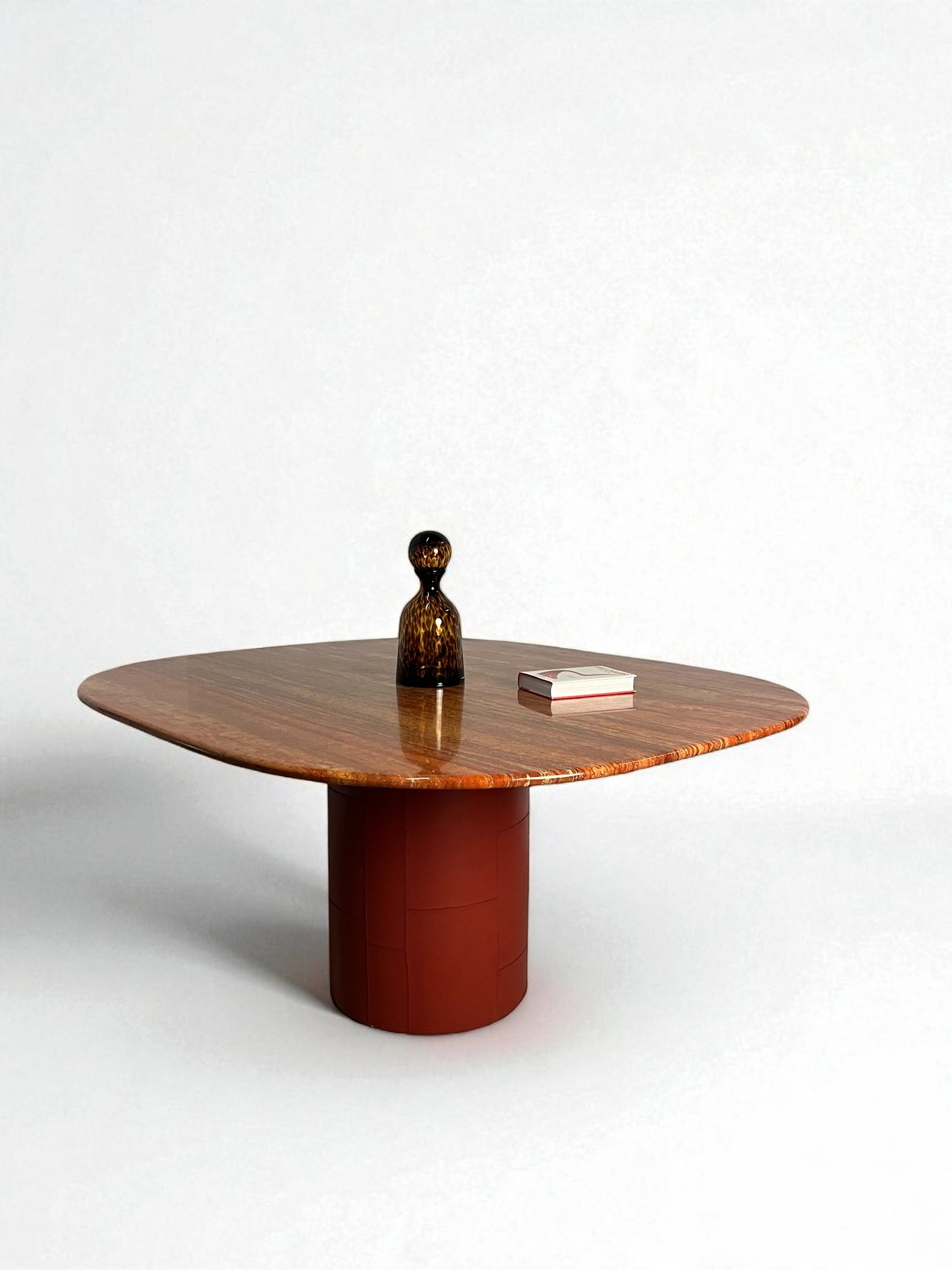 Table “Tobio” par Afra & Tobia Scarpa pour B&B Italia, 1974.