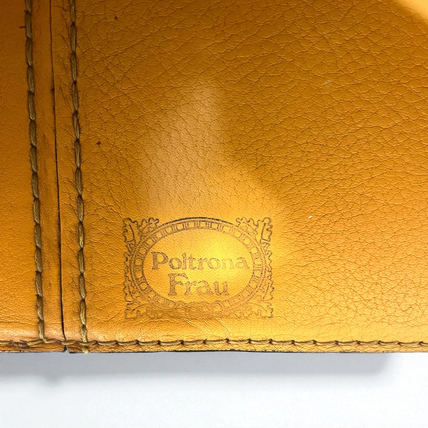 Canapé modèle Pausa, Pierluigi Cerri pour Poltrona Frau, 1990