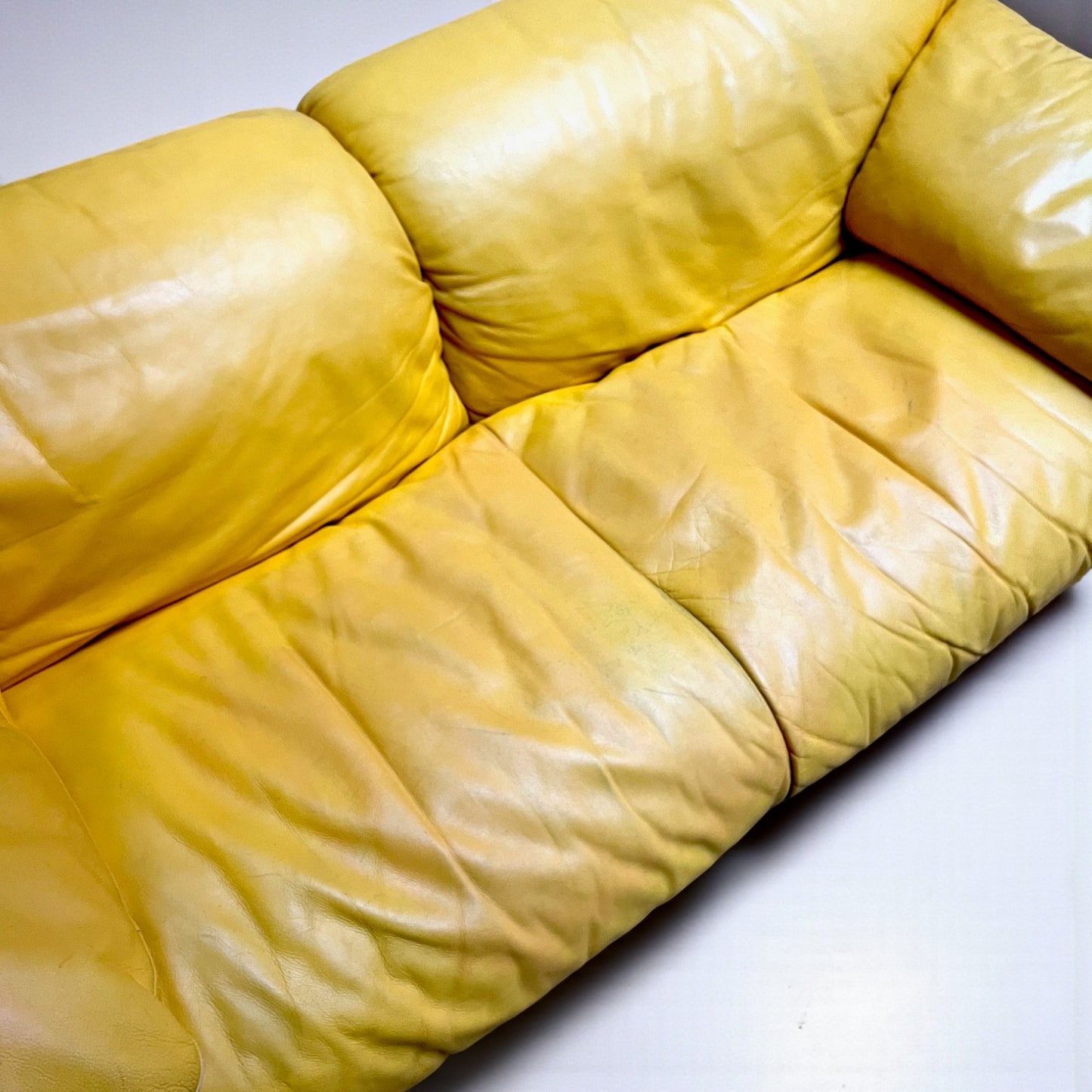 Canapé modèle Pausa, Pierluigi Cerri pour Poltrona Frau, 1990